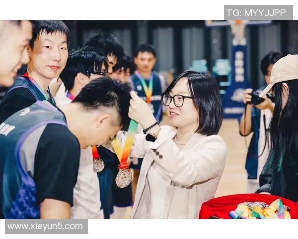 兰篮球的魅力与发展探索如何推动这项运动在校园中的普及与提升